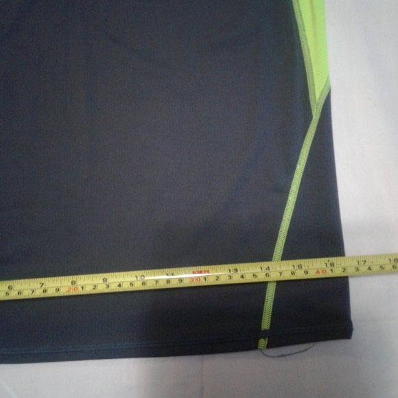 Boys XL underarmour short sleeve compressio shirt - Picture 6 of 7